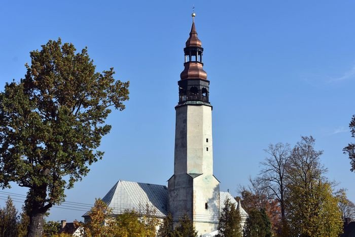 wieza-koscioa-w-starej-kamienicy-uratowana-foto-71545