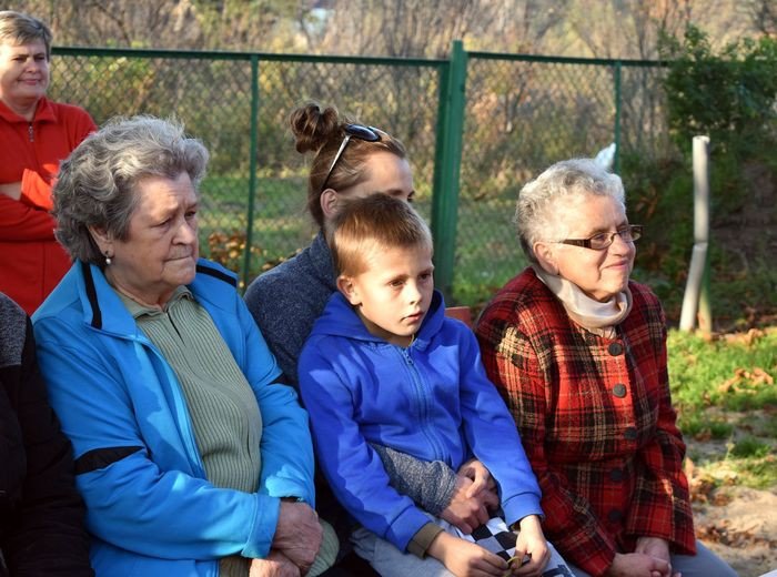 seniorzy-wybudowali-piec-chlebowy-foto-71557
