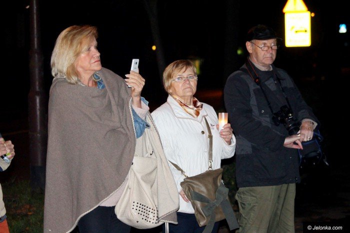 kod-ponownie-demonstrowa-pod-sadem-foto-71572
