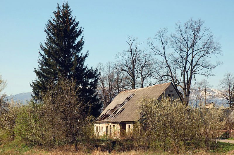 zrujnowana-gminna-7158