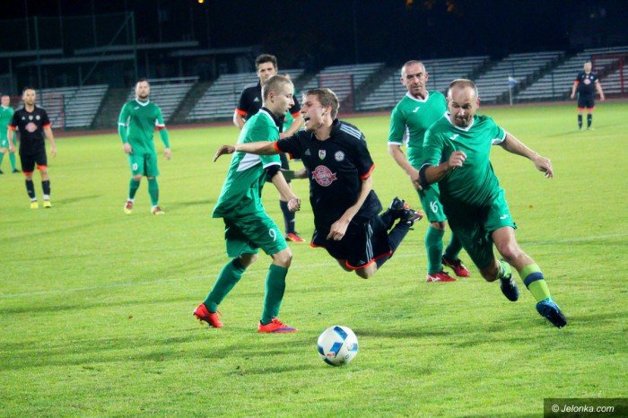 radosny-futbol-przy-zotniczej-foto-71625