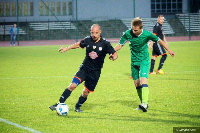 radosny-futbol-przy-zotniczej-foto-71625