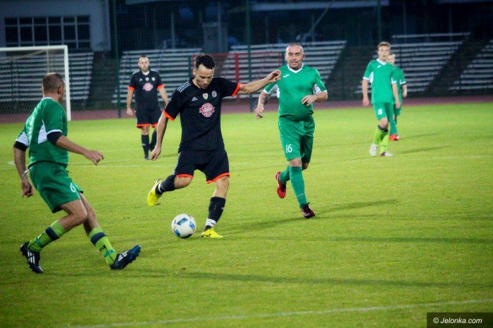 radosny-futbol-przy-zotniczej-foto-71625
