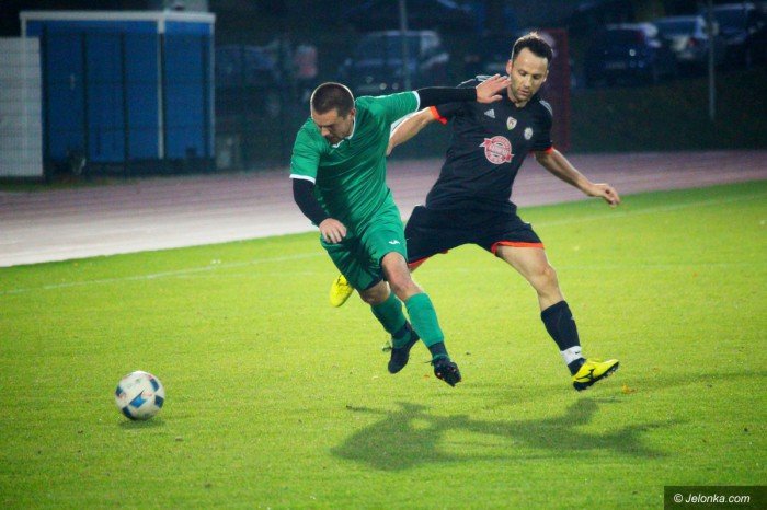 radosny-futbol-przy-zotniczej-foto-71625