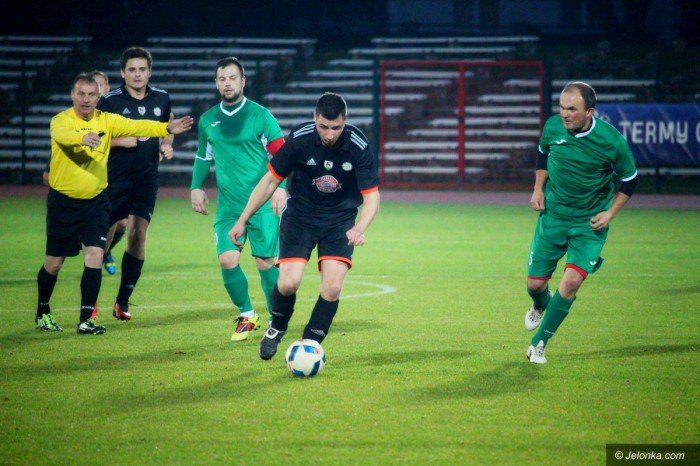 radosny-futbol-przy-zotniczej-foto-71625