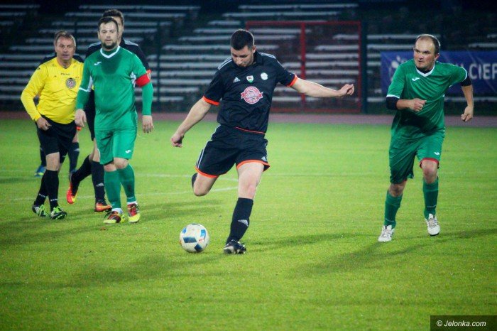 radosny-futbol-przy-zotniczej-foto-71625