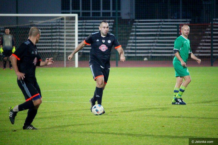 radosny-futbol-przy-zotniczej-foto-71625