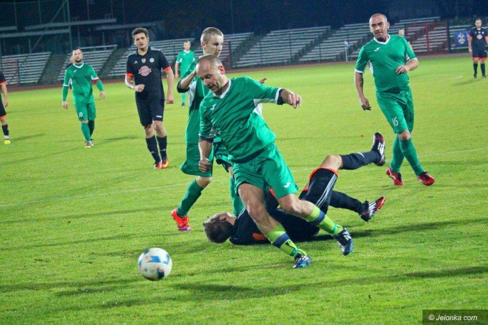 radosny-futbol-przy-zotniczej-foto-71625