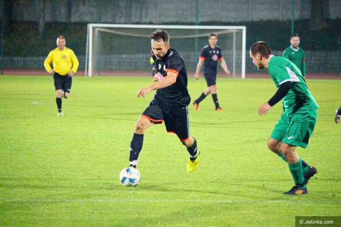 radosny-futbol-przy-zotniczej-foto-71625