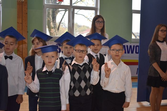 pasowanie-pierwszakow-w-dziesiatce-foto-71649