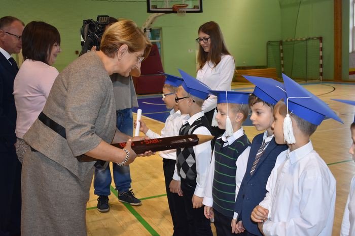 pasowanie-pierwszakow-w-dziesiatce-foto-71649
