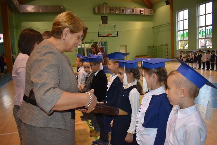 pasowanie-pierwszakow-w-dziesiatce-foto-71649