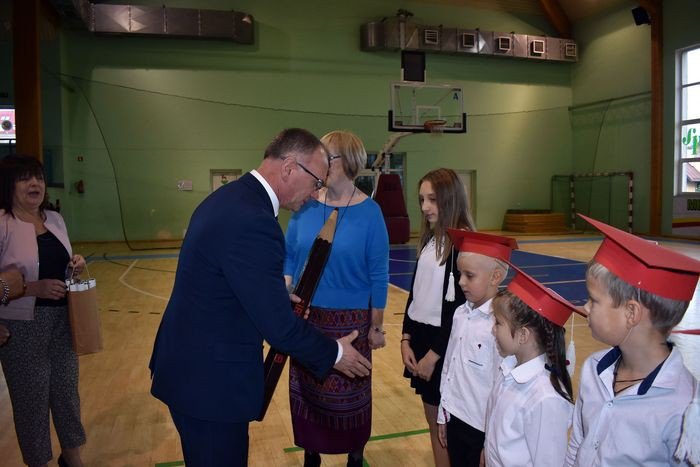 pasowanie-pierwszakow-w-dziesiatce-foto-71649