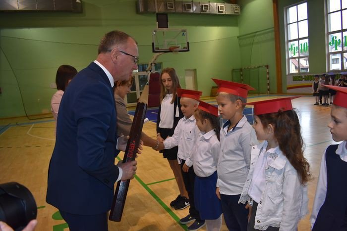 pasowanie-pierwszakow-w-dziesiatce-foto-71649