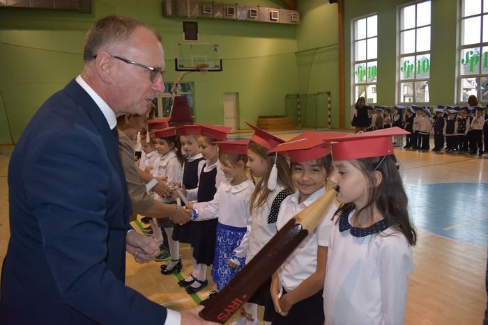pasowanie-pierwszakow-w-dziesiatce-foto-71649