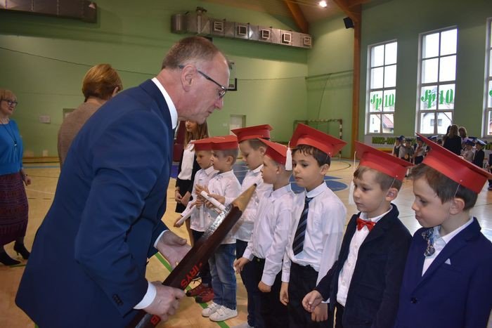 pasowanie-pierwszakow-w-dziesiatce-foto-71649