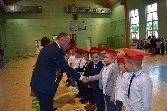 pasowanie-pierwszakow-w-dziesiatce-foto-71649