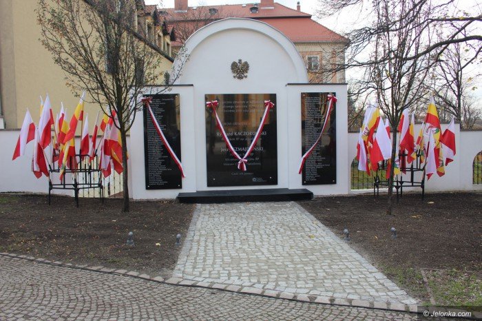 odsonili-epitafium-pamieci-ofiar-smolenskich-foto-71652
