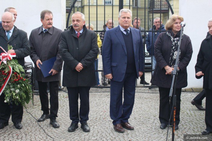 odsonili-epitafium-pamieci-ofiar-smolenskich-foto-71652