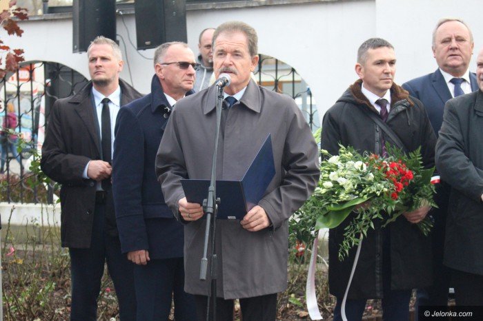 odsonili-epitafium-pamieci-ofiar-smolenskich-foto-71652