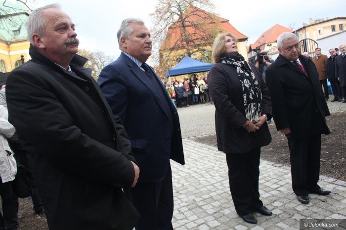 odsonili-epitafium-pamieci-ofiar-smolenskich-foto-71652