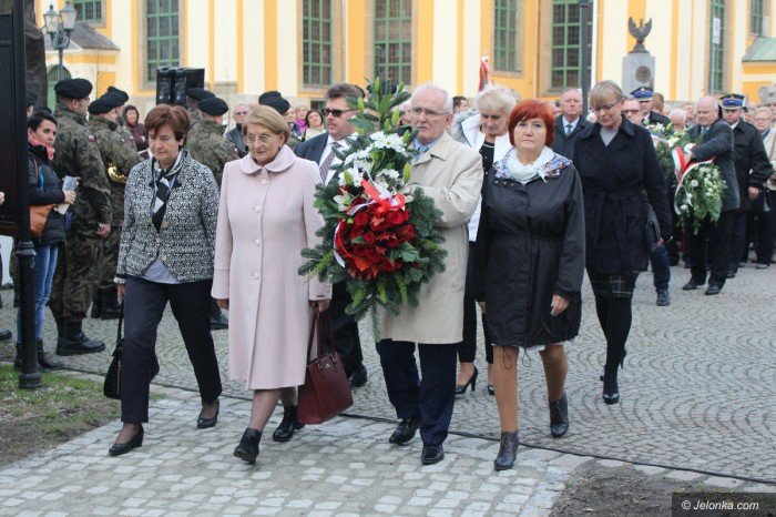 odsonili-epitafium-pamieci-ofiar-smolenskich-foto-71652