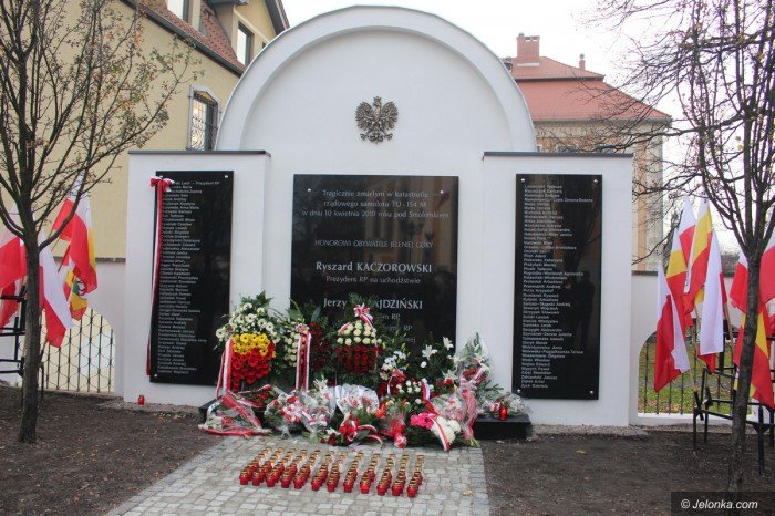 odsonili-epitafium-pamieci-ofiar-smolenskich-foto-71652