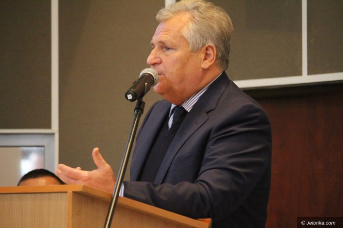 aleksander-kwasniewski-z-modzieza-o-konstytucji-foto-71653