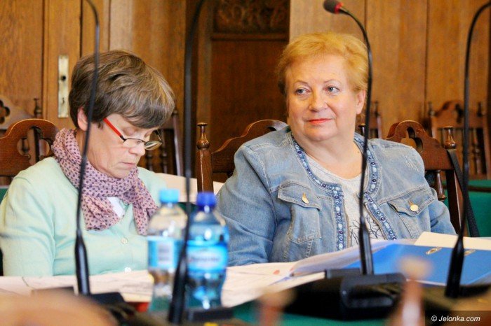 wkrotce-rozwiaza-problemy-parkingowe-cieplic-foto-71722