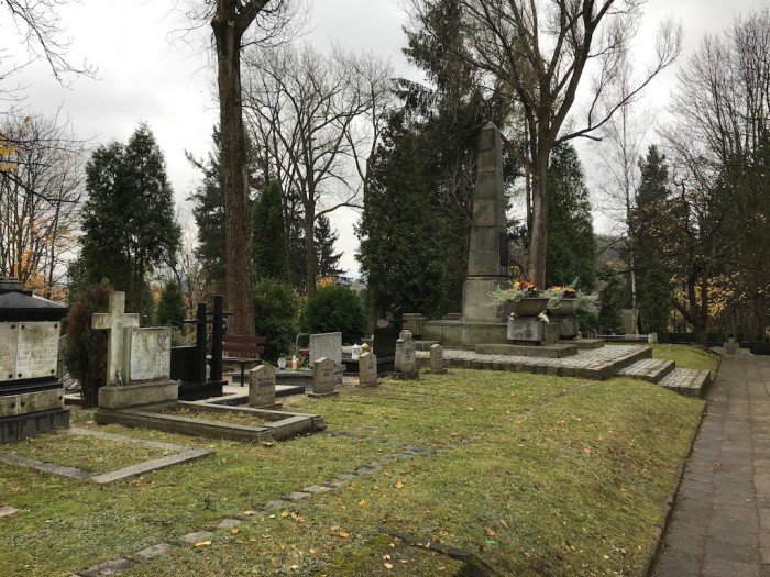 wielkie-sprzatanie-na-jeleniogorskich-cmentarzach-foto-71723