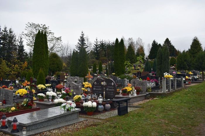 jeleniogorzanie-odwiedzili-groby-bliskich-foto-71738