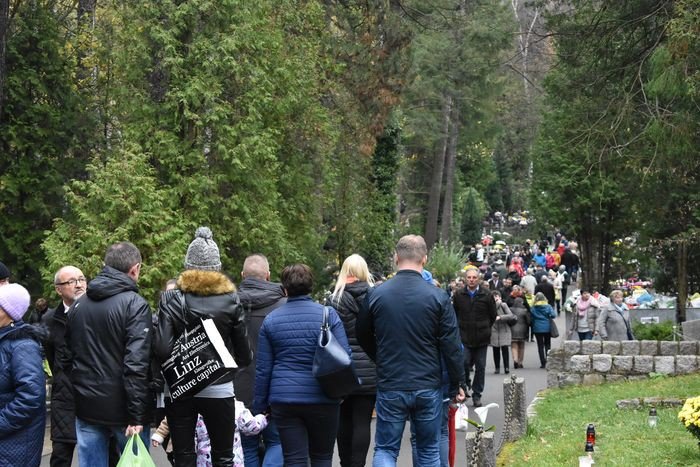 jeleniogorzanie-odwiedzili-groby-bliskich-foto-71738