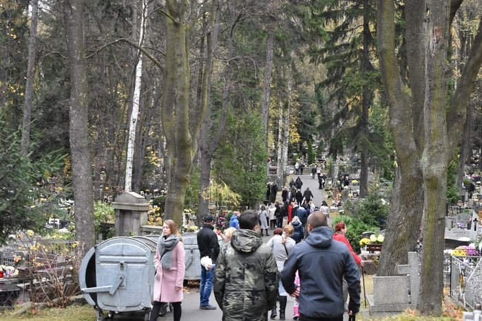 jeleniogorzanie-odwiedzili-groby-bliskich-foto-71738