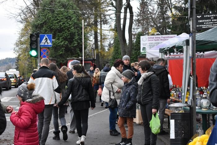 jeleniogorzanie-odwiedzili-groby-bliskich-foto-71738