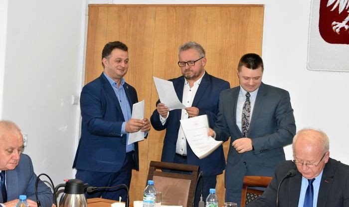 sesja-nadzwyczajna-czy-samorzadowy-kabaret-foto-71778