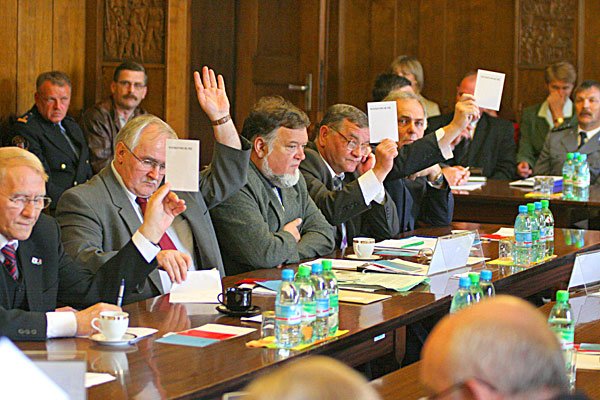 Radnych czekają barwne głosowania. Mamy nadzieję, że tak samo barwne będą obrady w ratuszu.
