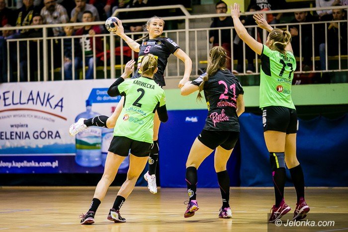 trzy-punkty-zostay-w-jeleniej-gorze-foto-72043