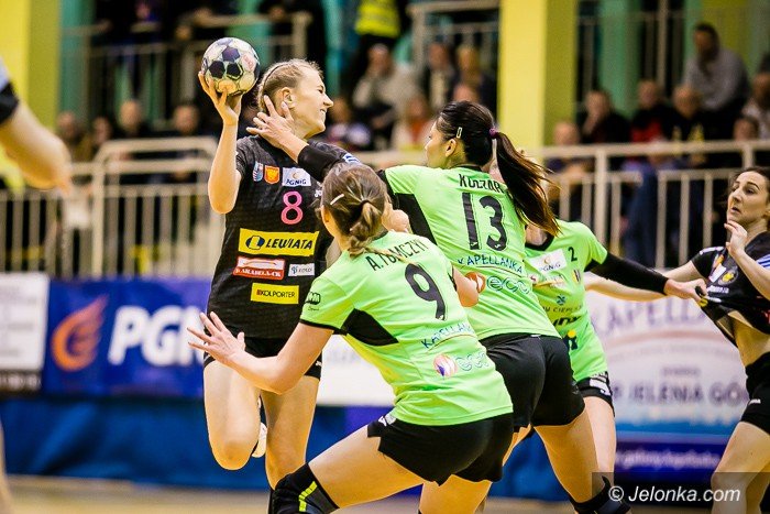 trzy-punkty-zostay-w-jeleniej-gorze-foto-72043