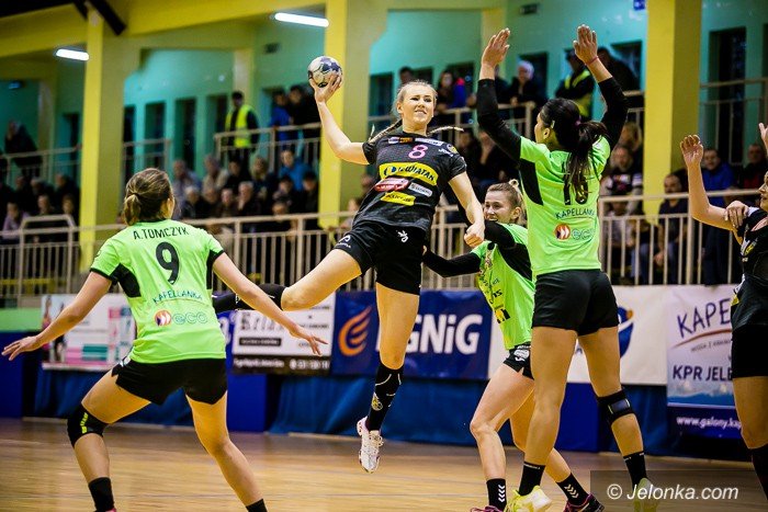 trzy-punkty-zostay-w-jeleniej-gorze-foto-72043