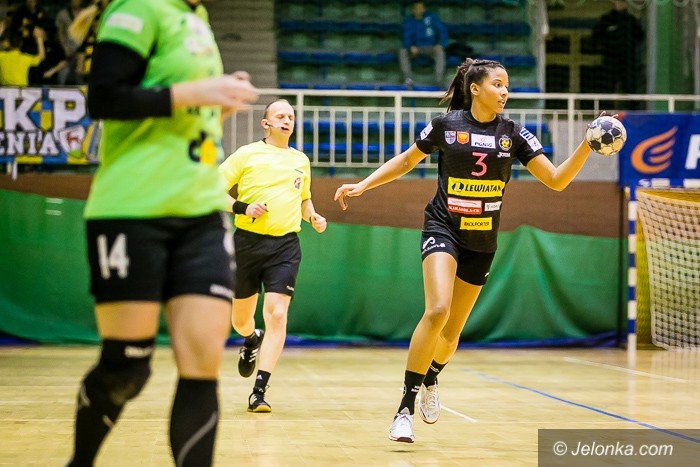 trzy-punkty-zostay-w-jeleniej-gorze-foto-72043
