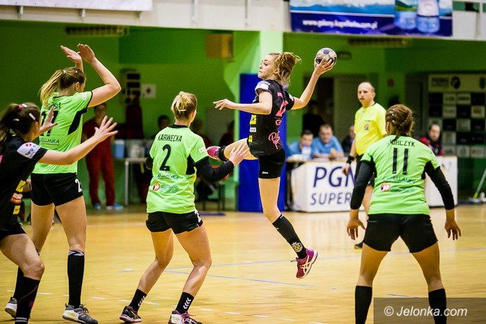 trzy-punkty-zostay-w-jeleniej-gorze-foto-72043