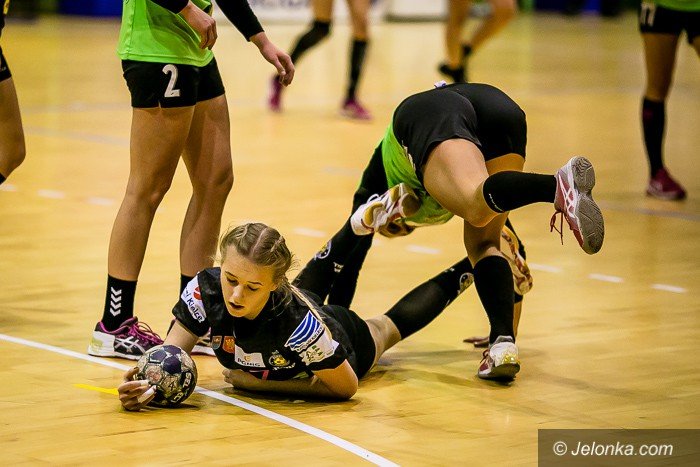 trzy-punkty-zostay-w-jeleniej-gorze-foto-72043
