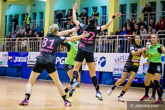 trzy-punkty-zostay-w-jeleniej-gorze-foto-72043