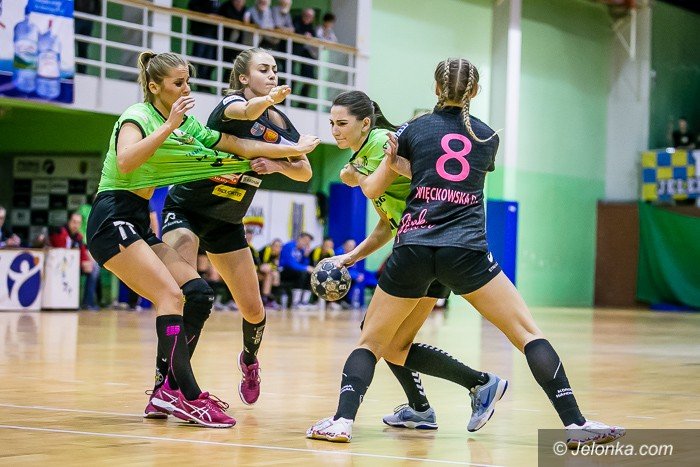 trzy-punkty-zostay-w-jeleniej-gorze-foto-72043