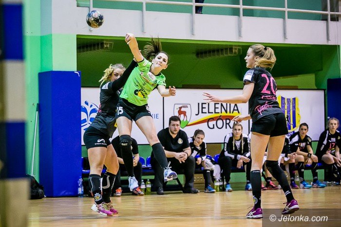 trzy-punkty-zostay-w-jeleniej-gorze-foto-72043