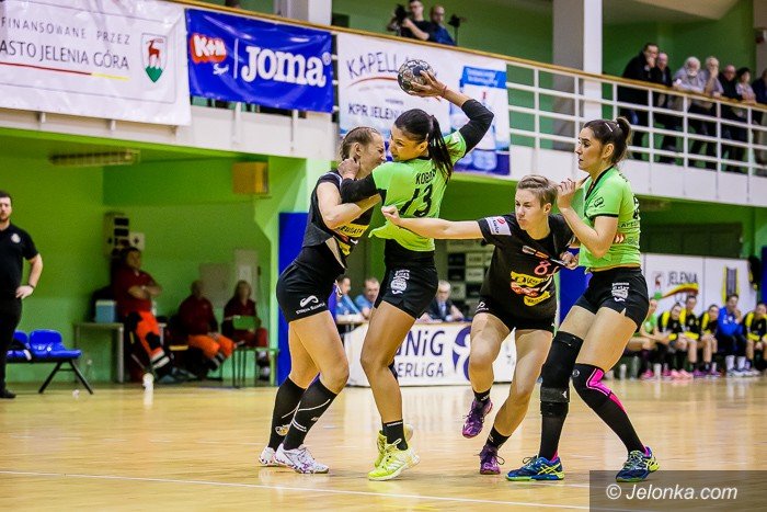 trzy-punkty-zostay-w-jeleniej-gorze-foto-72043