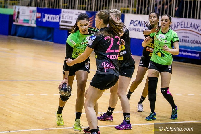 trzy-punkty-zostay-w-jeleniej-gorze-foto-72043