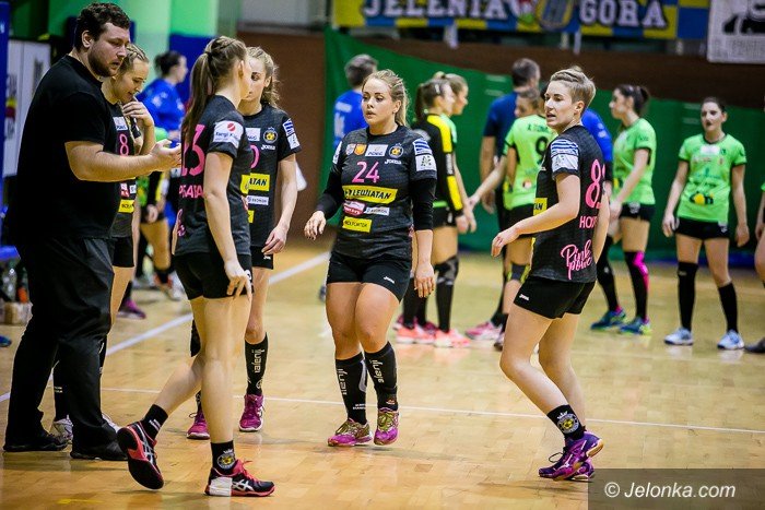 trzy-punkty-zostay-w-jeleniej-gorze-foto-72043