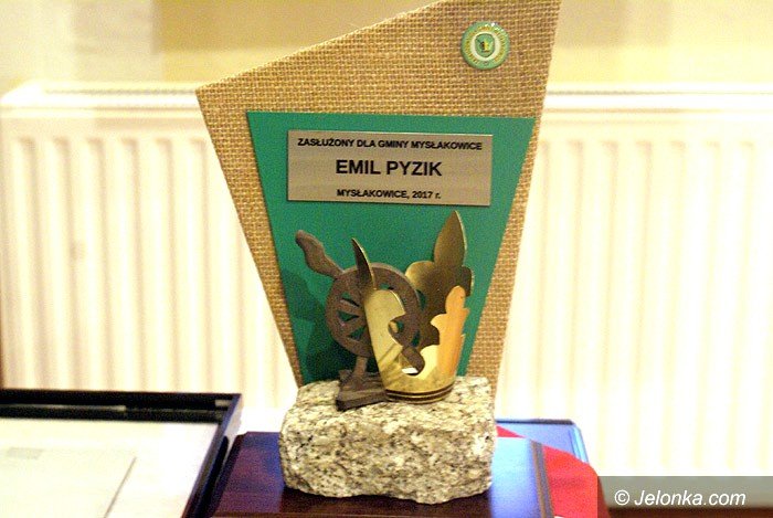 wyroznienie-i-gratulacje-dla-emila-pyzika-foto-72064