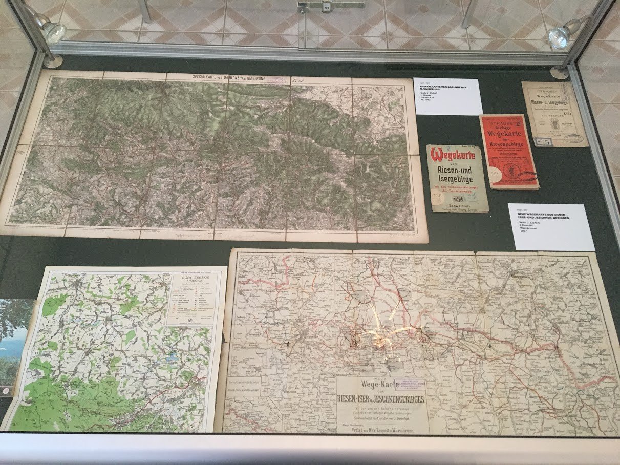 mapy-gor-izerskich-wystawa-w-archiwum-foto-72230